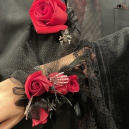 Corsage & boutonniere, custom look. Nailed it!