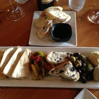 Grapes Wine Bar - This used to be a great place to gather. Now this place serves mediocre food that is overpriced. - Wine Bars Near Me - Annapolis, Maryland