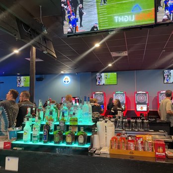 Beaches Qball - Bar - Sports Bars Near Me - Jacksonville Beach, Florida