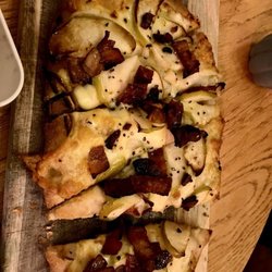 Drömhus Door County - The "Heidi" flatbread