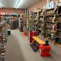 Ream's Boots & Jeans - Lots o boots