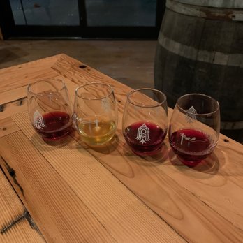 Artivem Mead - Taster flight of 7 meads (3 are empty to the side) - Meaderies Near Me - Bellingham, Washington Artivem Mead - Taster flight of 7 meads (3 are empty to the side) - Meaderies Near Me - Bellingham, Washington