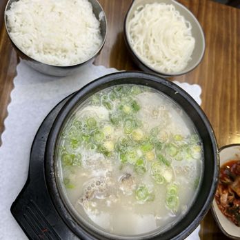 Jinsol Gukbap - 3rd St - Pork soup with rice - Korean Near Me - Los Angeles, California