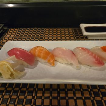 Umami - Chefs sushi sampler. - Sushi Bars Near Me - Ashland, Oregon