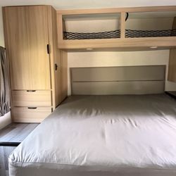 Cruise America RV Rental & Sales - Bedroom