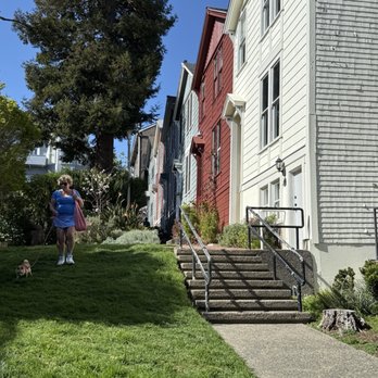 Cottage Row - What an oasis - Landmarks & Historical Buildings Near Me - San Francisco, California