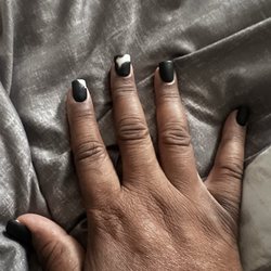 V H Nails - Hand with the service that was rendered