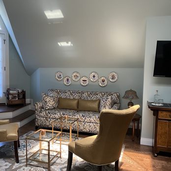 Neighbourgood - Living room in suite - Hotels Near Me - San Francisco, California Neighbourgood - Living room in suite - Hotels Near Me - San Francisco, California