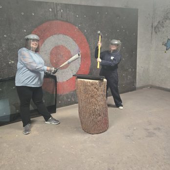 iSmash Las Vegas - The staff took a pic of us before we started. - Axe Throwing Near Me - Paradise, Nevada