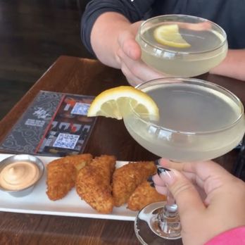 Fat Cat - Crispy Fried Mac and Cheese Bee's Knees - Cocktail Bars Near Me - Chicago, Illinois