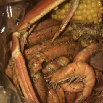 Hook & Reel Cajun Seafood & Bar - Cajun/Creole Near Me - Orange, Connecticut