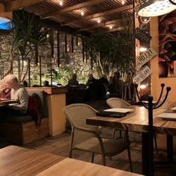La Parada - Indoor seating only...even though it looks like a patio