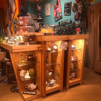 Mingles Tea Bar - Beautiful Joint! - Desserts Near Me - Inglewood, California