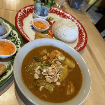 Eat Bkk Thai Kitchen - Thai Near Me - Thornhill, Ontario Eat Bkk Thai Kitchen - Thai Near Me - Thornhill, Ontario
