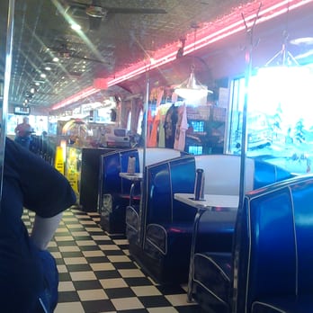 Mel's Diner - Diners Near Me - Pigeon Forge, Tennessee