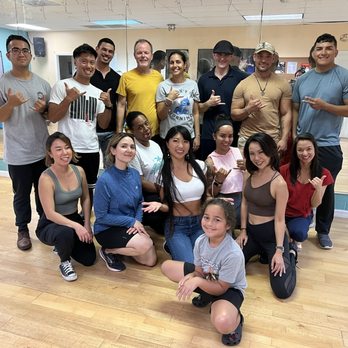 Honolulu Salsa And Bachata Dance Academy - Dance Schools Near Me - Honolulu, Hawaii