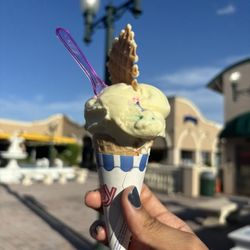 Dolce Mare - B day cake gelato