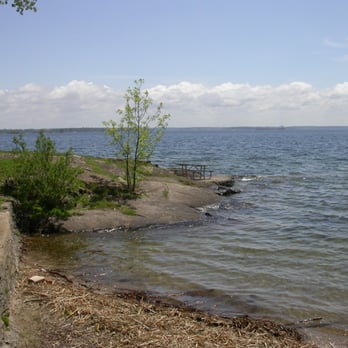 Brown's Bay Beach and Picnic Area - A great spot to sit and enjoy the view, wind and waves. - Beaches Near Me - Mallorytown, Ontario Brown's Bay Beach and Picnic Area - A great spot to sit and enjoy the view, wind and waves. - Beaches Near Me - Mallorytown, Ontario