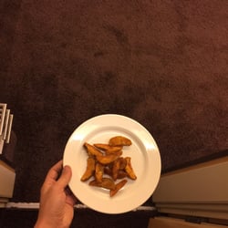 Dorint An Der Messe - This is the potato wedges that came via room service, are you kidding me