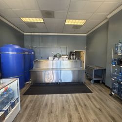 Water U Need - De purificación de agua y nueva remodelación