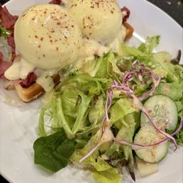 Beef Pastrami Benedict