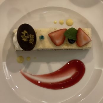Hy's Steak House - Birthday cheesecake - Steakhouses Near Me - Honolulu, Hawaii