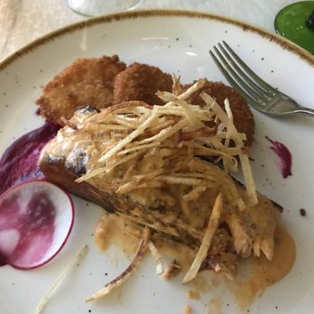 Lorenzo's - Salmon entree - Italian Near Me - Cancún, AGU