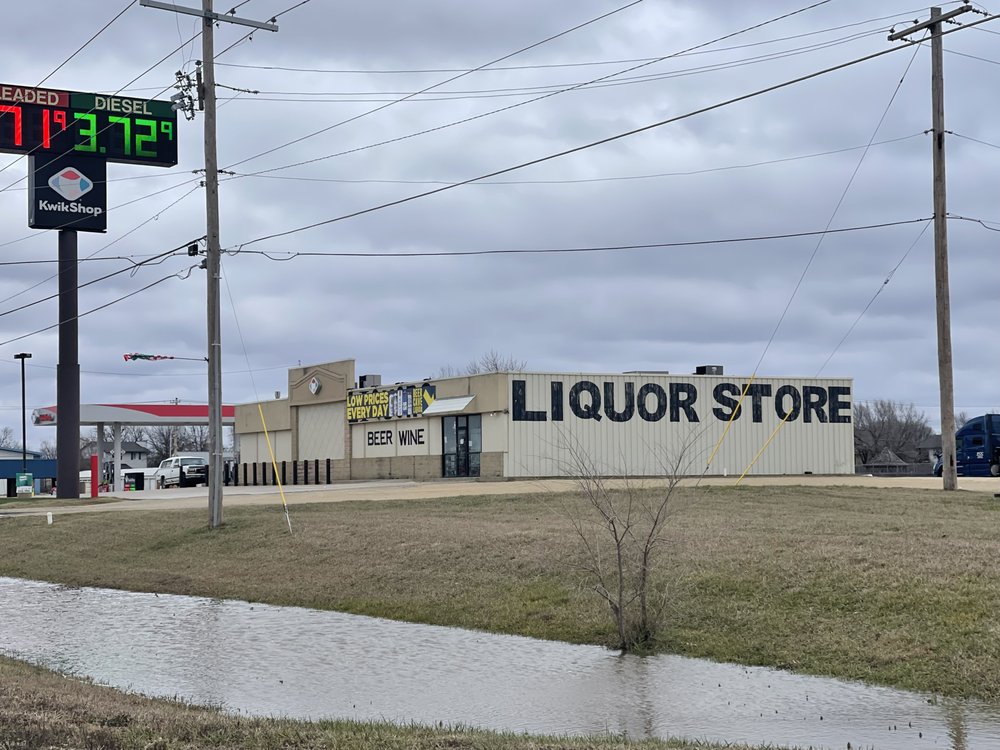 BEER CAVE LIQUORS Updated June 2024 14 Photos 815 N Main St