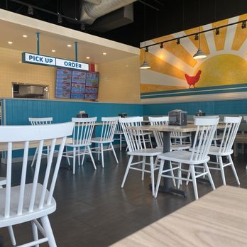 Daddy’s Chicken Shack - Order counter and Interior dining room - Chicken Shop Near Me - Colleyville, Texas