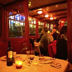 Amsterdam Jewel Dinner Cruise - Relaxing and Enjoying the View with some Wine