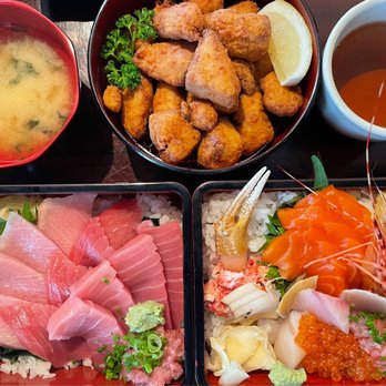 Waraku - Chicken Karaage, Today's Lunch Special (Akami, Otoro, and Chutoro Sashimi), and Sashimi Lunch Set - Izakaya Near Me - Torrance, California
