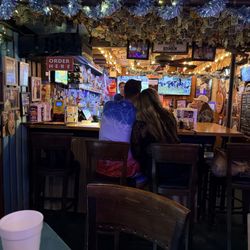 Beachcomber BBQ & Grill - Bar area