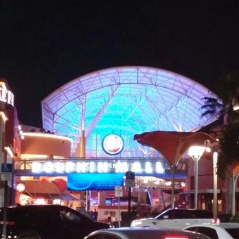 Dolphin Mall - Lots of restaurants to choose from - Shopping Centers Near Me - Miami, Florida