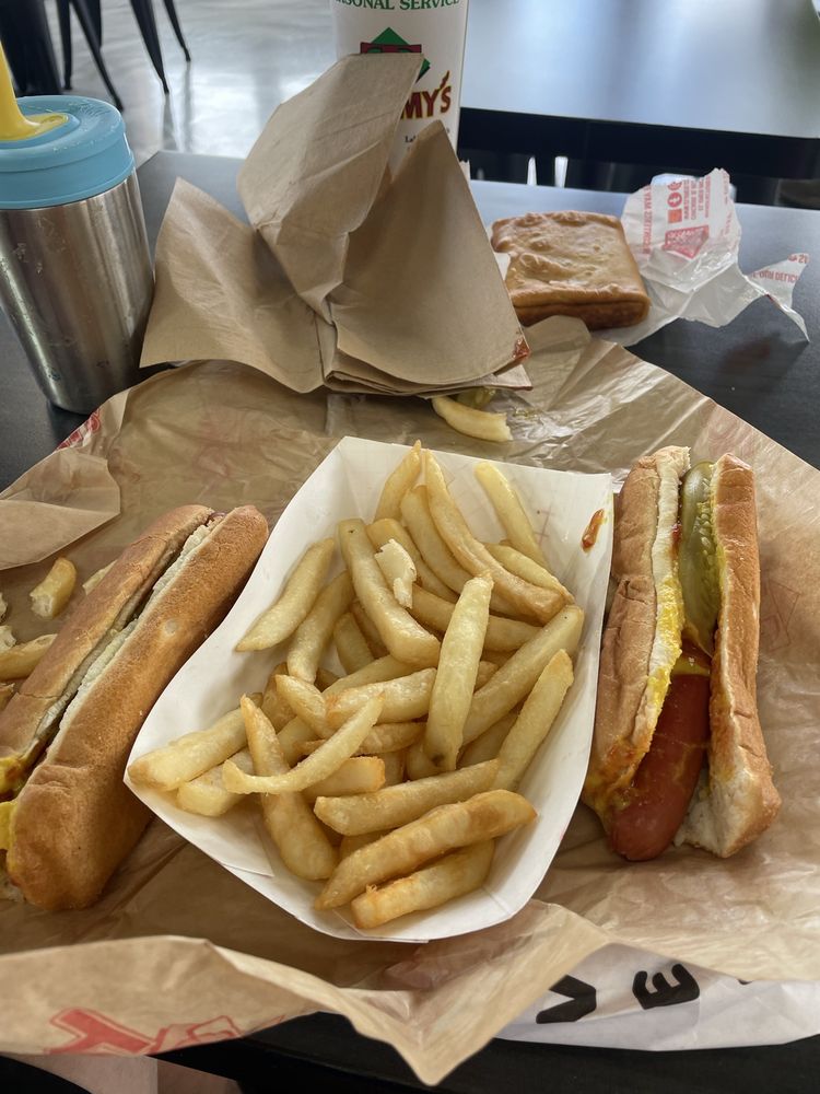 Tommy's Red Hots Logo
