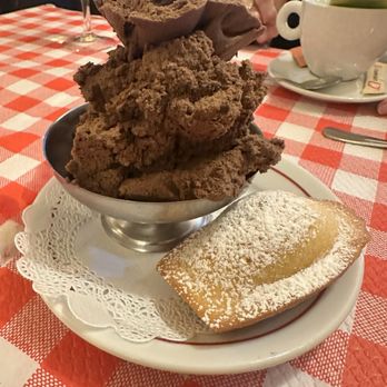 Aux Bons Crus - Mousse au chocolat - Bistros Near Me - Paris, 75 Aux Bons Crus - Mousse au chocolat - Bistros Near Me - Paris, 75