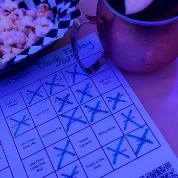 Hops And Berry Taproom - Free snack popcorn, autumn mule, pepperoni flatbread, and my losing Singo sheet - Brewpubs Near Me - Loveland, Ohio