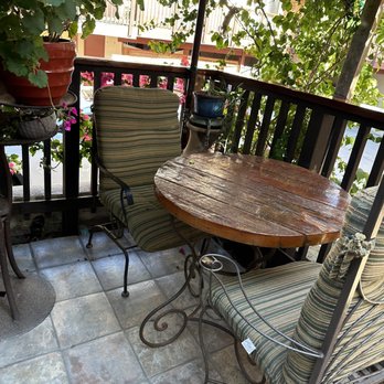 Inn At Avila Beach - Cute walkways around the facility with plenty of cute nooks and plants; well-maintained, clean and plenty of trash receptacles - Resorts Near Me - Avila Beach, California Inn At Avila Beach - Cute walkways around the facility with plenty of cute nooks and plants; well-maintained, clean and plenty of trash receptacles - Resorts Near Me - Avila Beach, California