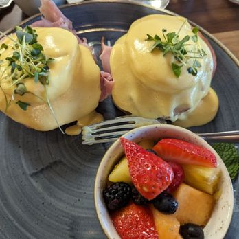 Bread & Roses - Eggs Benedict - Breakfast & Brunch Near Me - Shelby Township, Michigan Bread & Roses - Eggs Benedict - Breakfast & Brunch Near Me - Shelby Township, Michigan