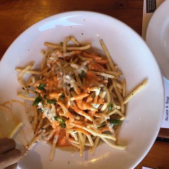 Simmzy's - The blue cheese shoestring fries - American Near Me - Manhattan Beach, California Simmzy's - The blue cheese shoestring fries - American Near Me - Manhattan Beach, California