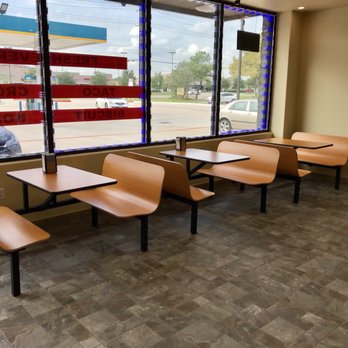 Riley's Donuts - If you decide to dine in - Donuts Near Me - Pearland, Texas