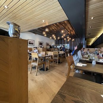 SUGARFISH | Beverly Hills - Inside - Sushi Bars Near Me - Beverly Hills, California SUGARFISH | Beverly Hills - Inside - Sushi Bars Near Me - Beverly Hills, California