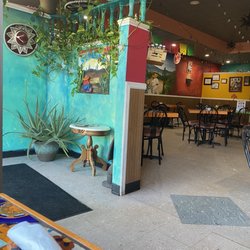 Juanitos Mexican Restaurant - Front sitting area