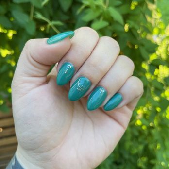 Peachy Nail Spot - Refill and decal by Eddison - Nail Salons Near Me - Fort Collins, Colorado Peachy Nail Spot - Refill and decal by Eddison - Nail Salons Near Me - Fort Collins, Colorado