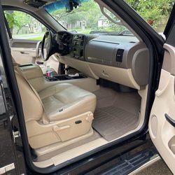 Audio By Art - Stock interior