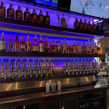 Vintage Brewing Co. Capitol East - Bar - lots on tap and lots of options - Beer Bar Near Me - Madison, Wisconsin Vintage Brewing Co. Capitol East - Bar - lots on tap and lots of options - Beer Bar Near Me - Madison, Wisconsin