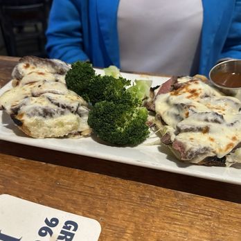 Amity Ales - Steak Tidbits Sandwich - Gastropubs Near Me - Amityville, New York Amity Ales - Steak Tidbits Sandwich - Gastropubs Near Me - Amityville, New York