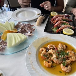 Capri - Melón con jamón, gambas de Denia y gambas al ajillo