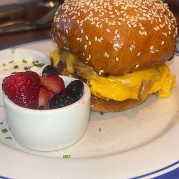 Hudson House - Breakfast sandwich - American Near Me - Dallas, Texas Hudson House - Breakfast sandwich - American Near Me - Dallas, Texas