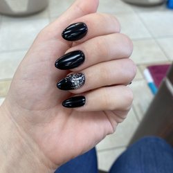 Color Nail & Spa - Black 3