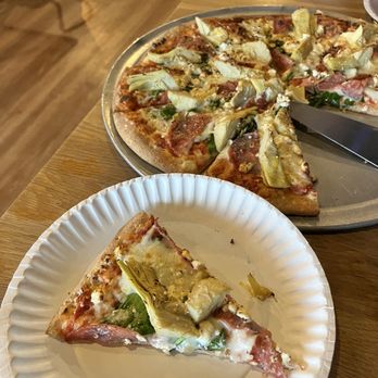 Aviator Pizza & Drafthouse - Large Flying goat pizza - Pizza Near Me - Elgin, Texas